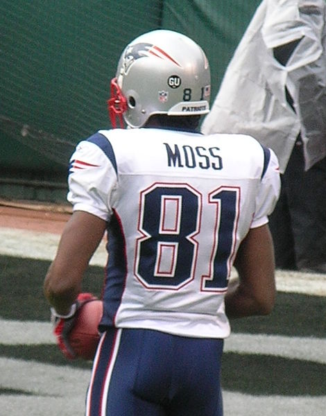 File:Randy Moss at Patriots at Raiders 12-14-08 3.JPG